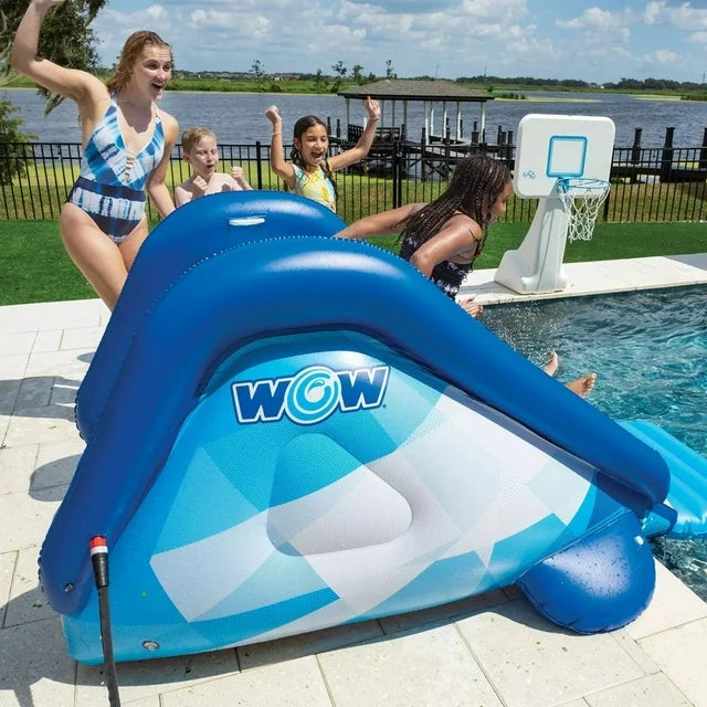 WOW 运动级联泳池滑梯，带洒水装置的充气滑梯